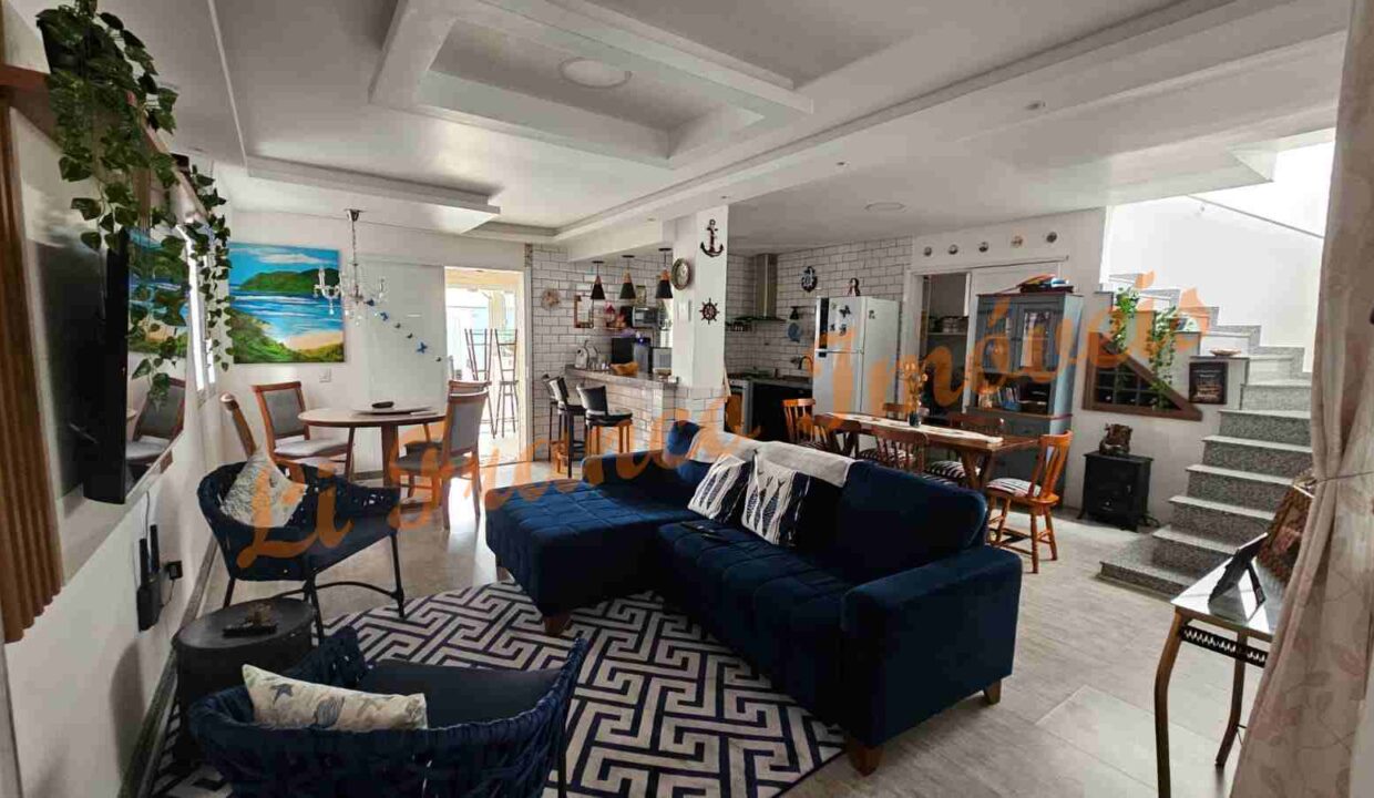 2e4d04aa-8f3d-4893-b44b-6cb85ef38558